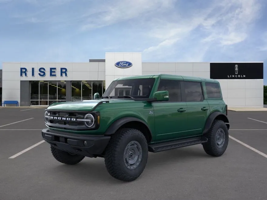 2025 Ford Bronco Outer Banks photo 1