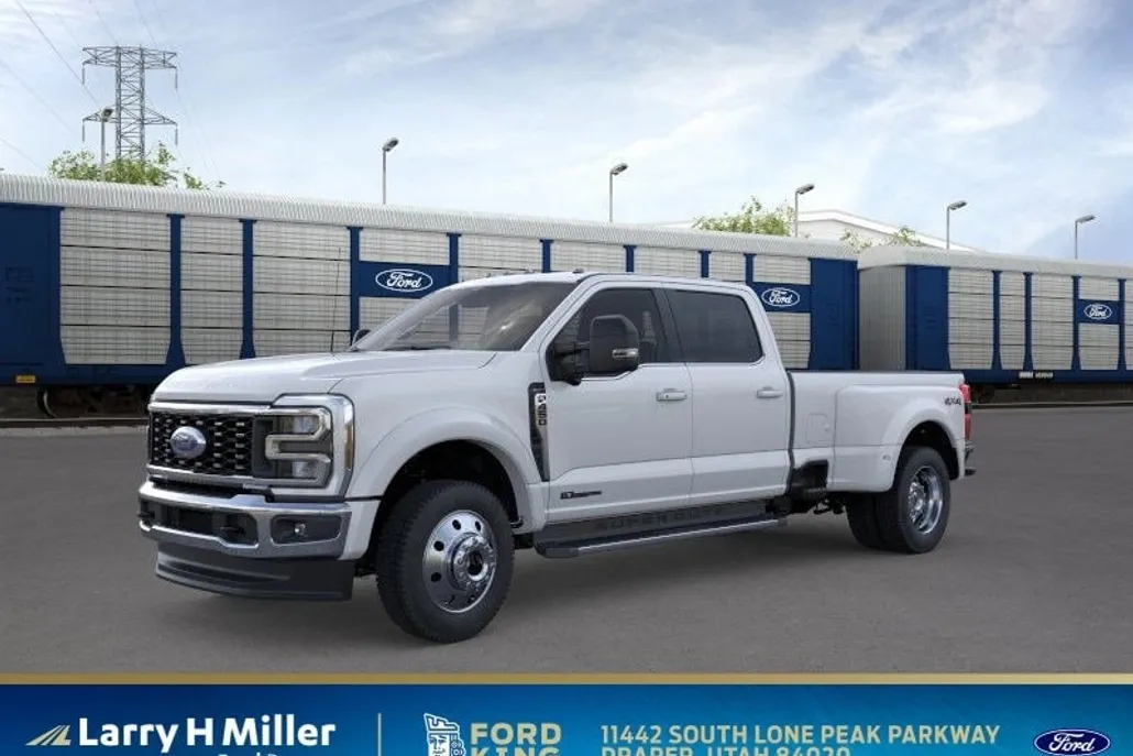 2026 Ford F-450 Lariat photo 1