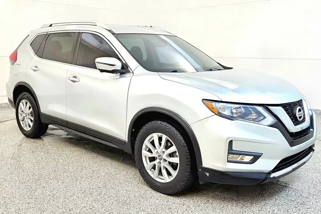 2024 Nissan Rogue SV photo 1