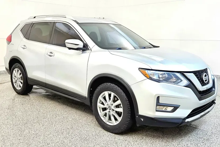 2024 Nissan Rogue SV photo 1