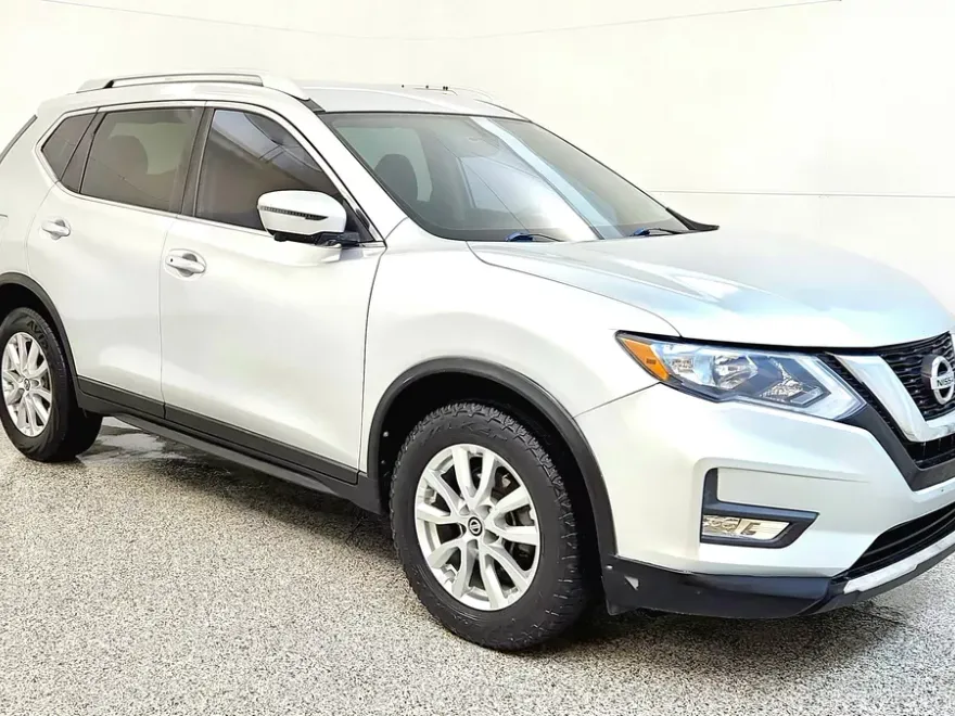 2024 Nissan Rogue SV photo 1