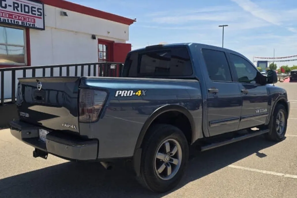 2014 Nissan Titan PRO-4X photo 1