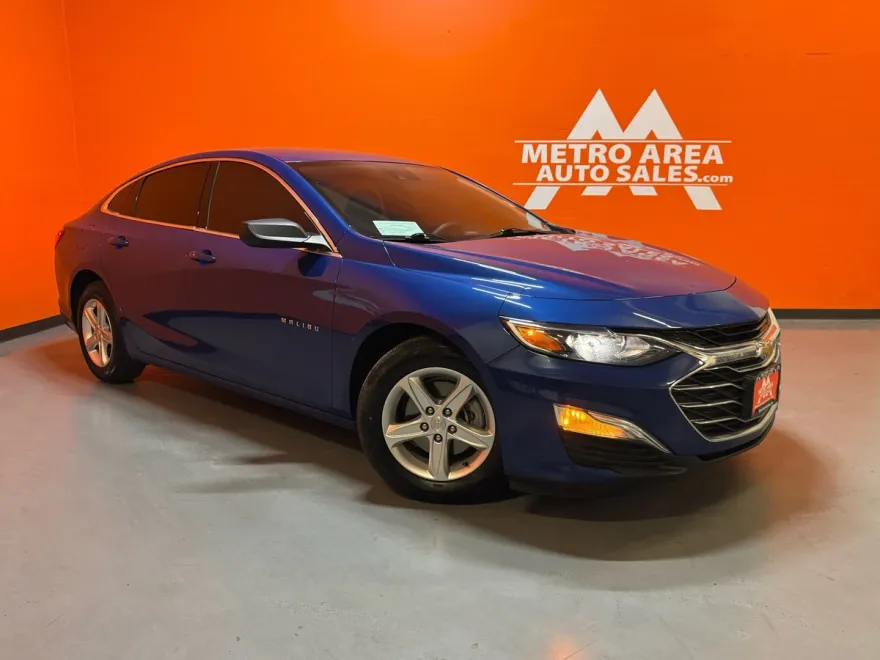 2023 Chevrolet Malibu LS photo 1