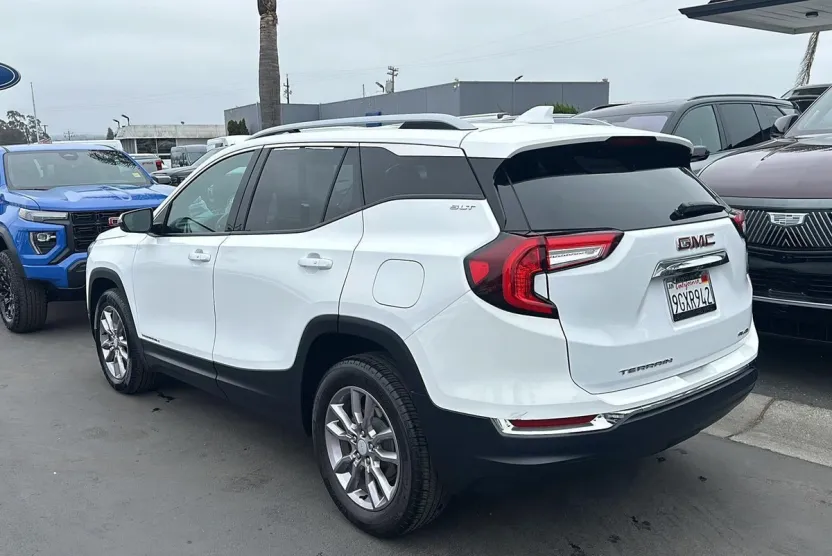 2023 Gmc Terrain SLT photo 1