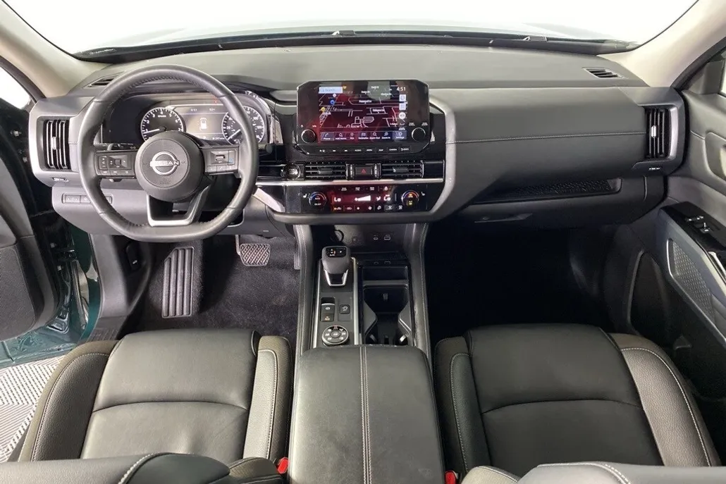 2025 Nissan Pathfinder SL photo 1