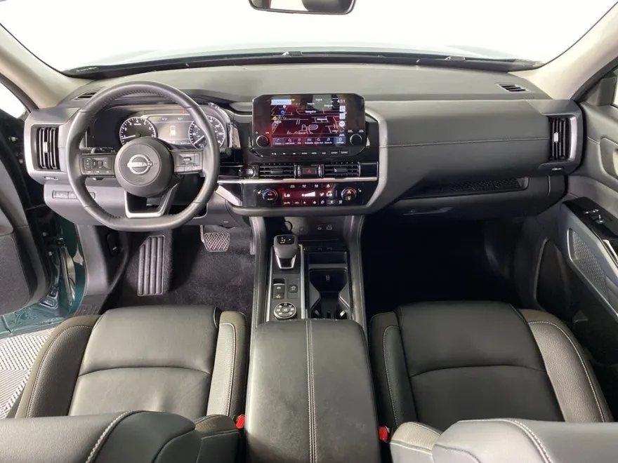 2025 Nissan Pathfinder SL photo 1