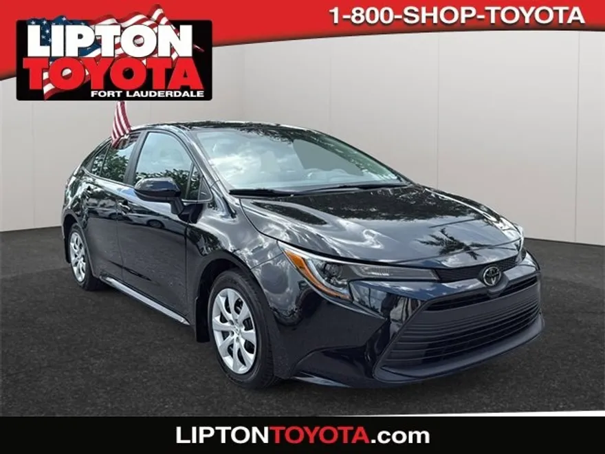 2024 Toyota Corolla LE photo 1