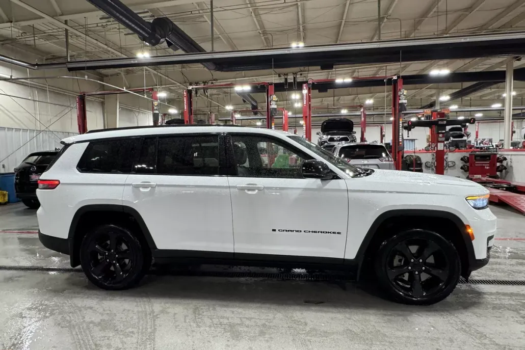 2021 Jeep Grand Cherokee Laredo photo 1