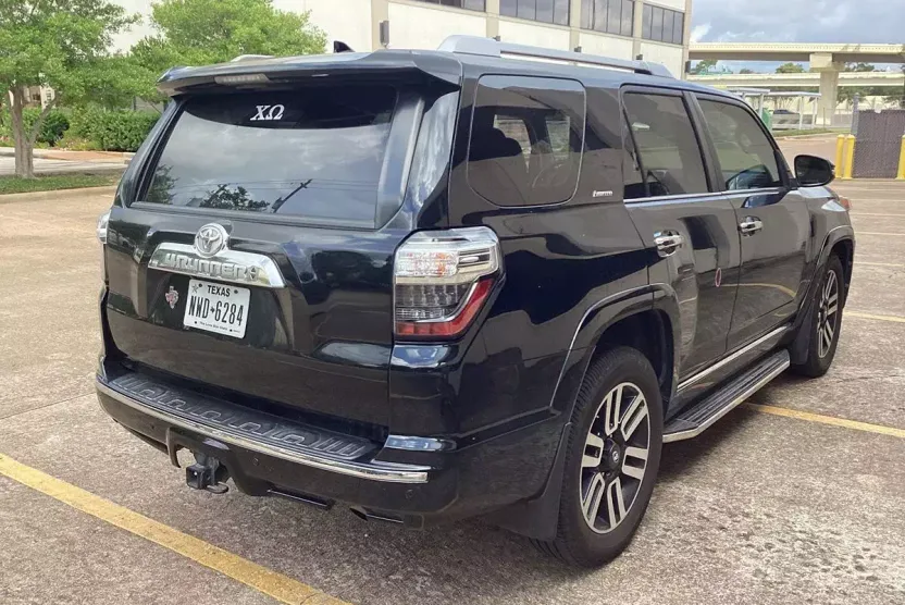 2016 Toyota 4Runner Limited photo 1