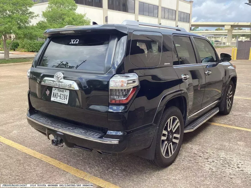 2016 Toyota 4Runner Limited photo 1