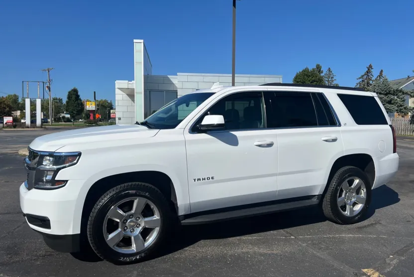 2017 Chevrolet Tahoe LT photo 1