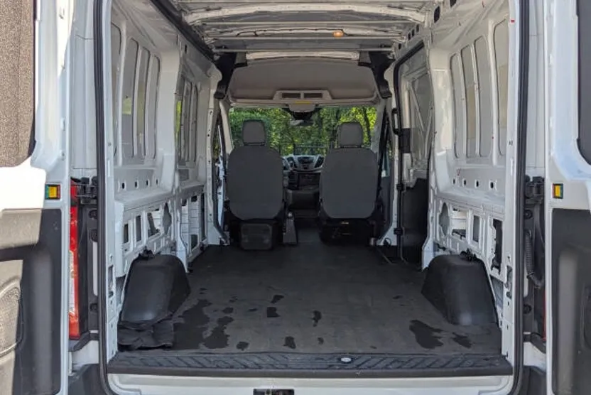 2015 Ford Transit Cargo photo 1