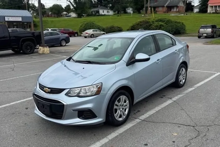 2017 Chevrolet Sonic LS photo 1