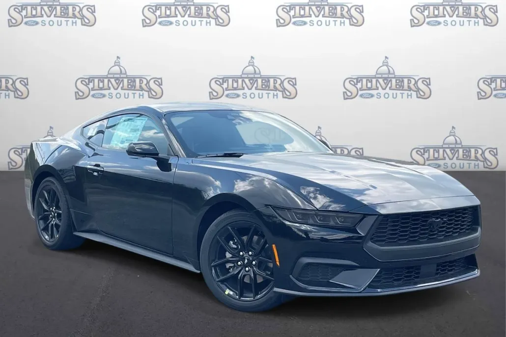 2025 Ford Mustang EcoBoost photo 1
