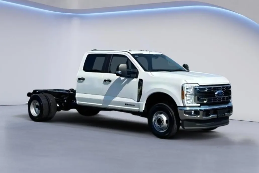 2024 Ford F-350 XL photo 1