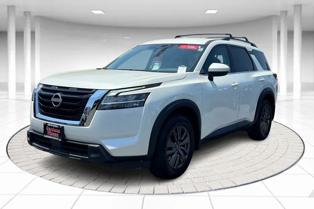 2022 Nissan Pathfinder SV photo 1
