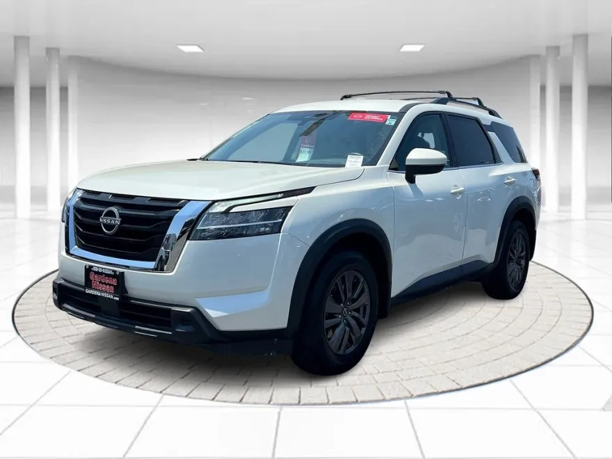 2022 Nissan Pathfinder SV photo 1