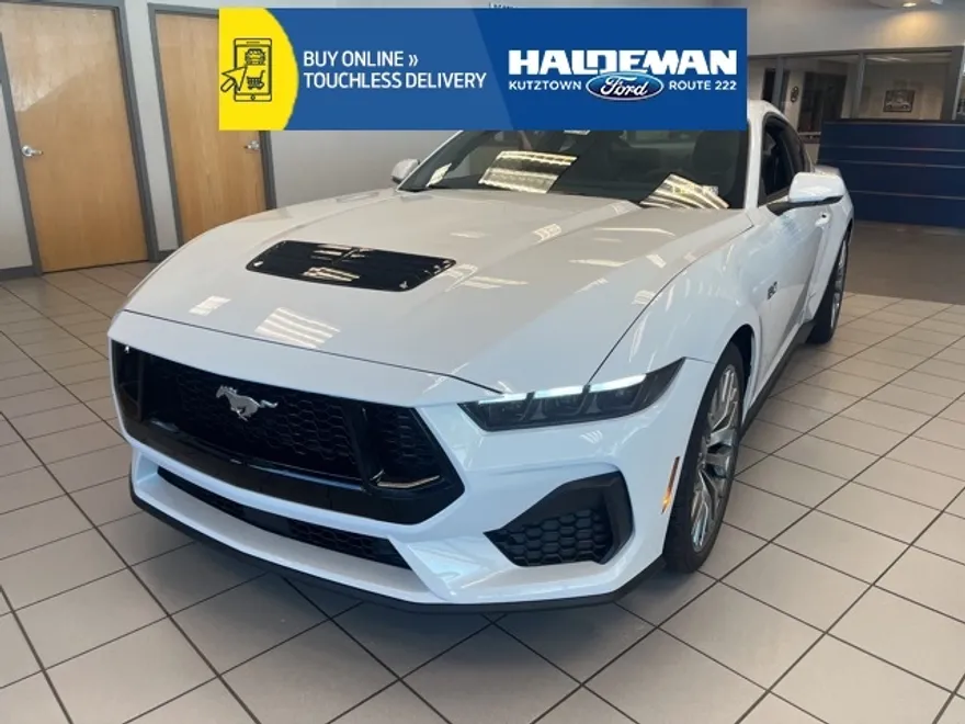2025 Ford Mustang GT Premium photo 1