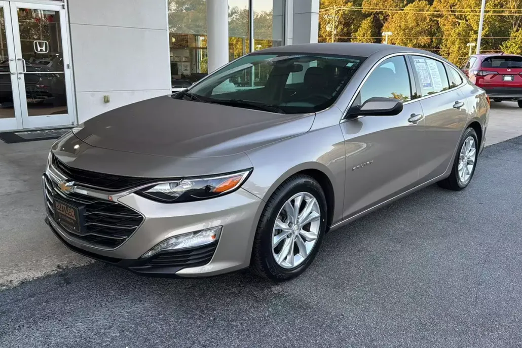 2023 Chevrolet Malibu 1LT photo 1