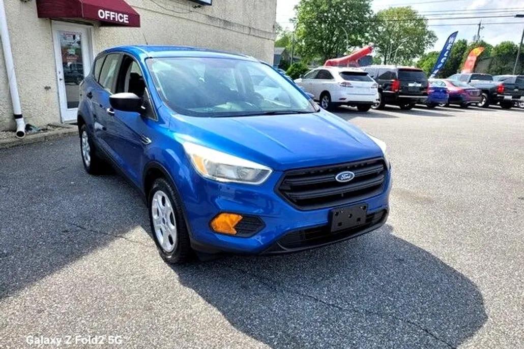 2017 Ford Escape S photo 1