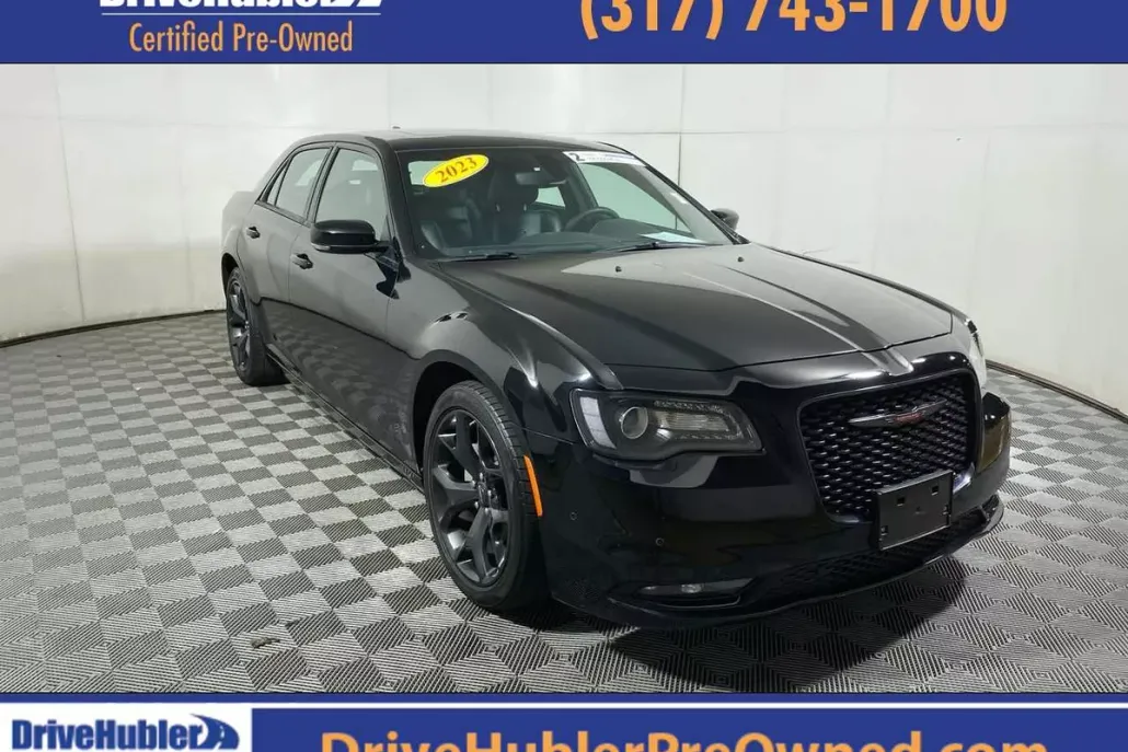2023 Chrysler 300 S photo 1