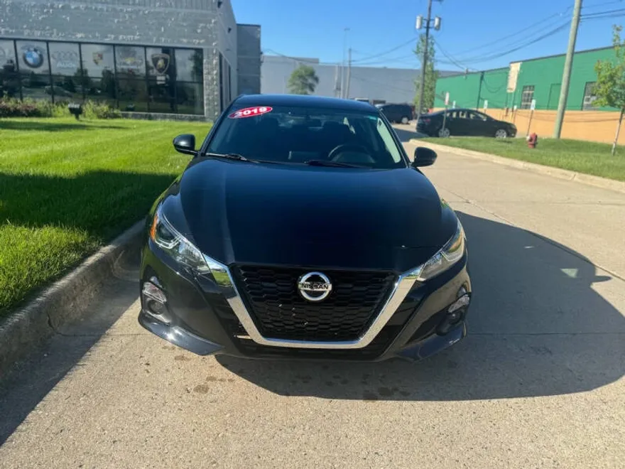 2019 Nissan Altima S photo 1