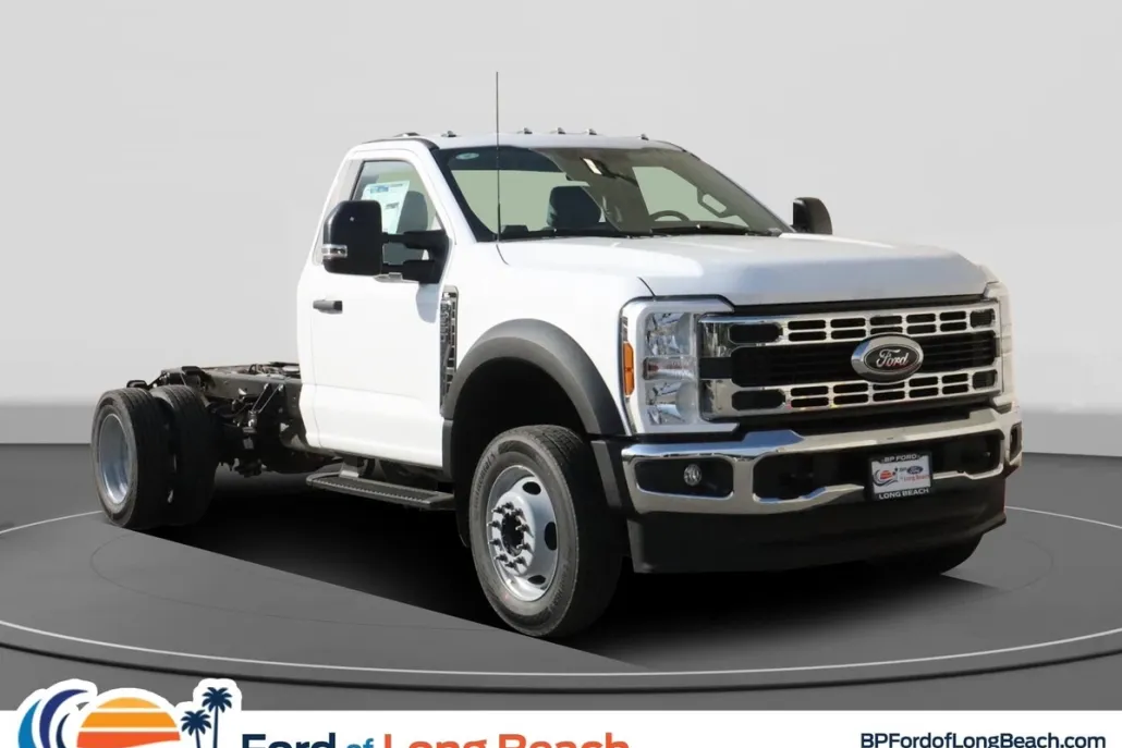 2024 Ford F-550 photo 1