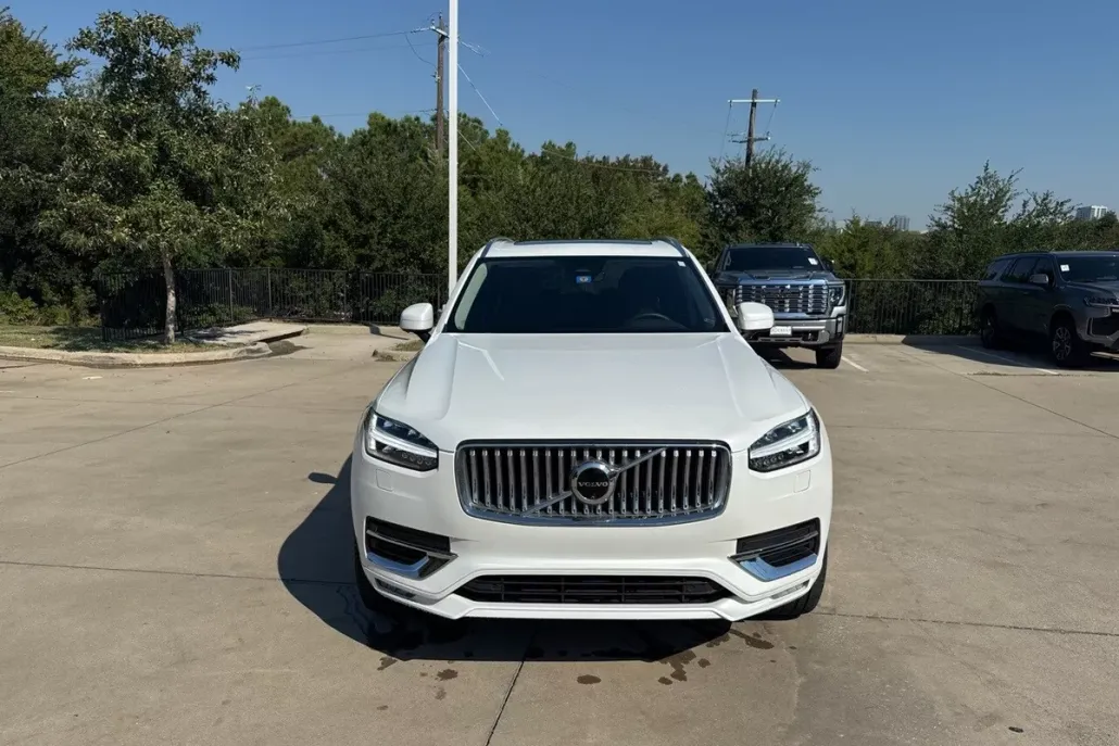 2024 Volvo XC90 AWD Plus photo 1