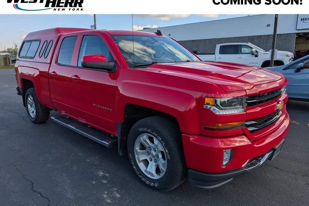 2018 Chevrolet Silverado 1500 LT photo 1