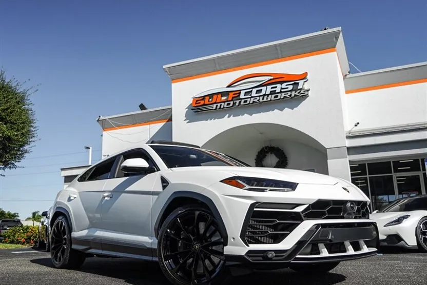 2021 Lamborghini Urus photo 1