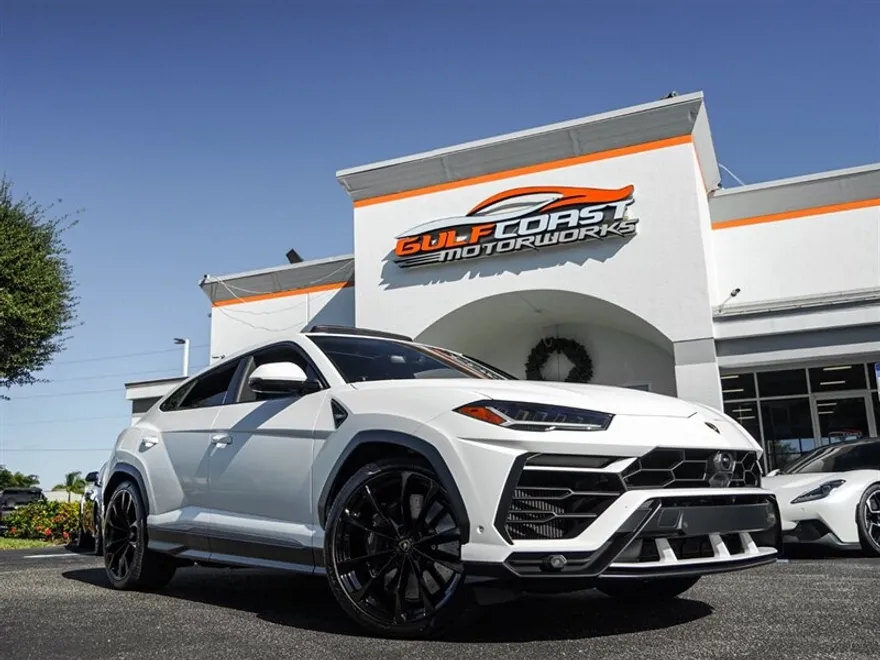 2021 Lamborghini Urus photo 1