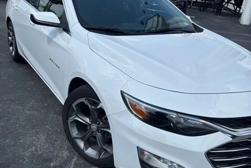 2023 Chevrolet Malibu 1LT photo 1