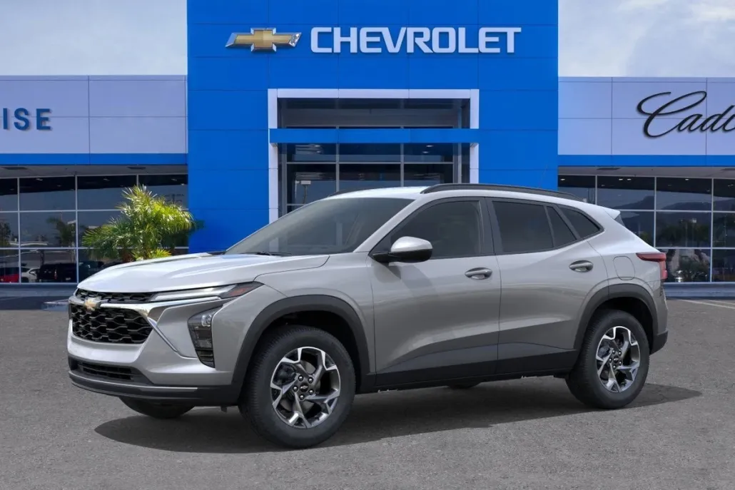 2025 Chevrolet Trax LT photo 1