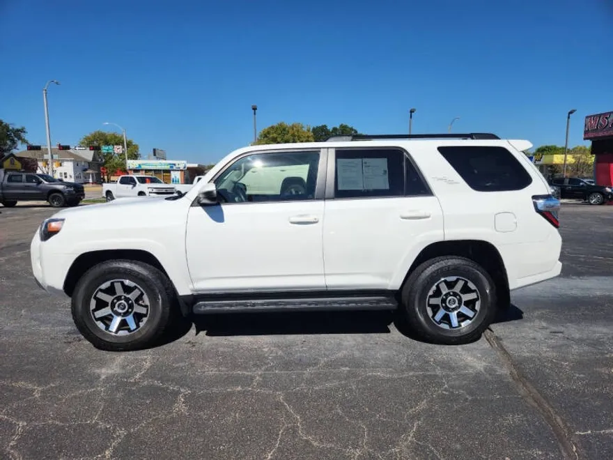 2024 Toyota 4Runner TRD Off-Road photo 1