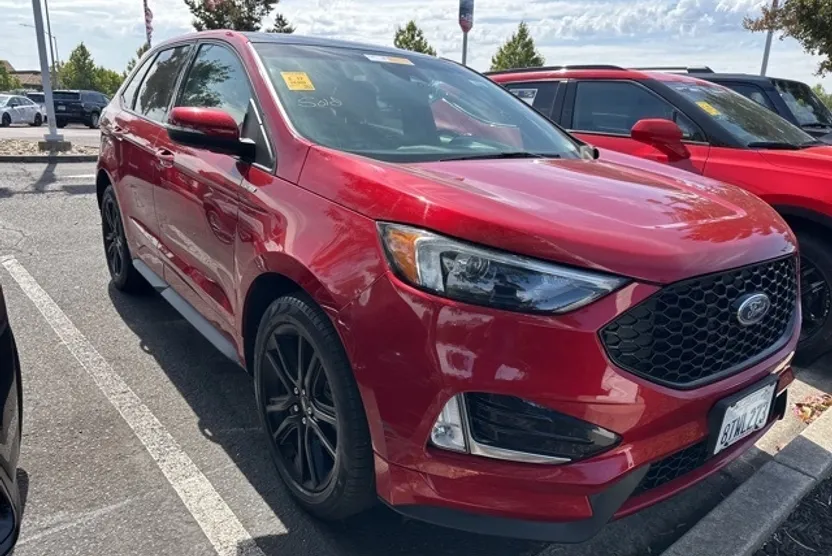 2020 Ford Edge ST photo 1