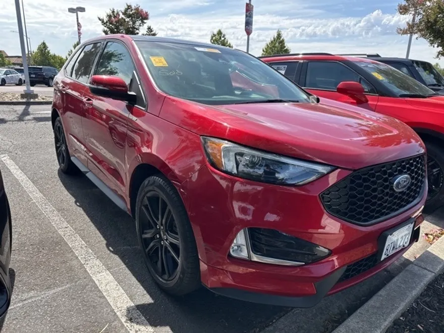 2020 Ford Edge ST photo 1