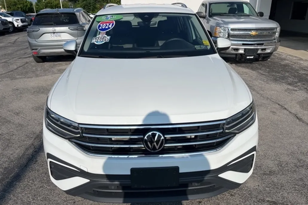 2024 Volkswagen Tiguan SE Wolfsburg Edition photo 1