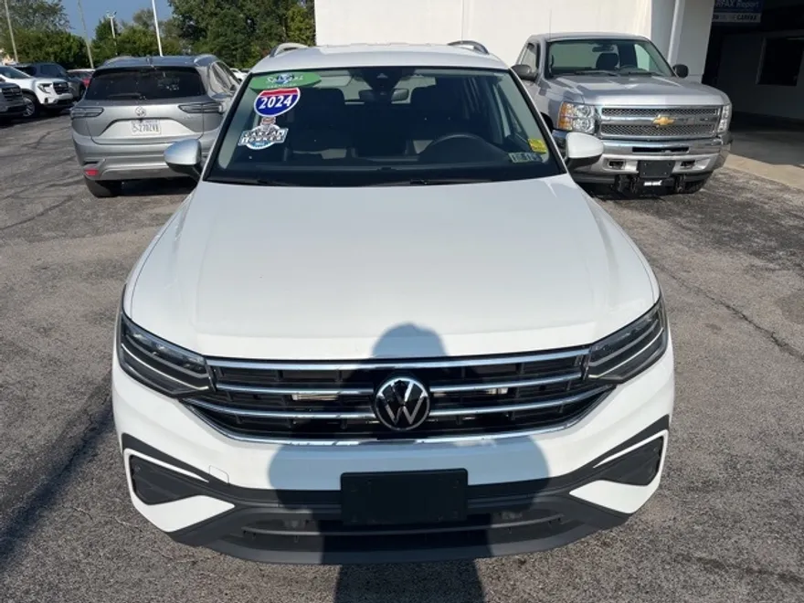 2024 Volkswagen Tiguan SE Wolfsburg Edition photo 1