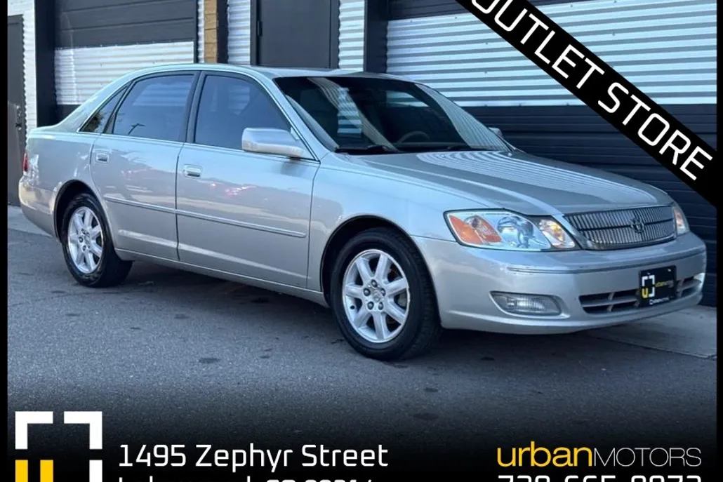 2002 Toyota Avalon XLS photo 1