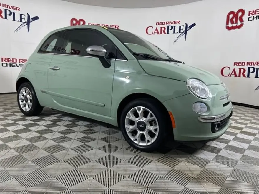 2017 Fiat 500 Lounge photo 1