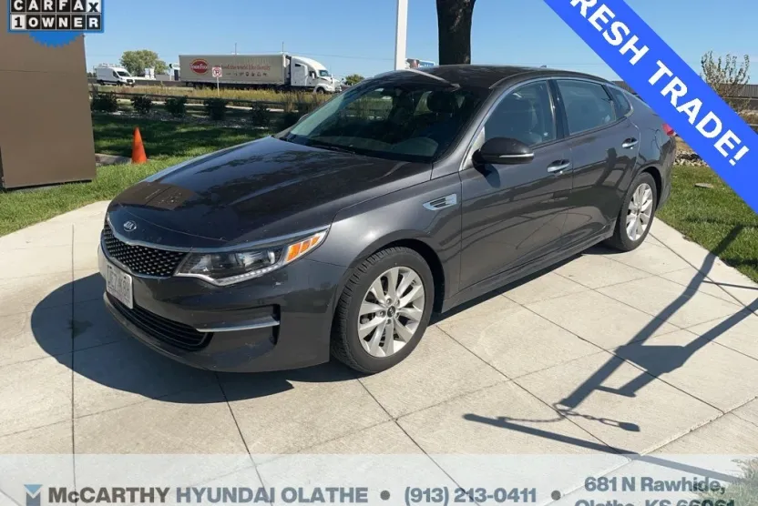 2018 Kia Optima EX photo 1