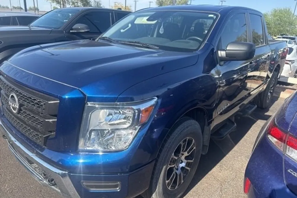 2024 Nissan Titan SV photo 1