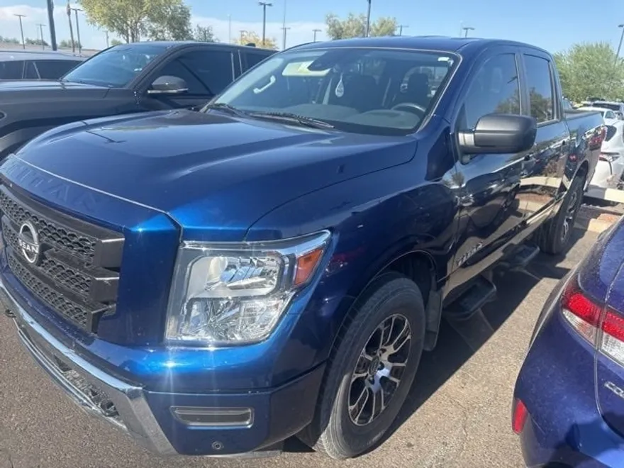 2024 Nissan Titan SV photo 1