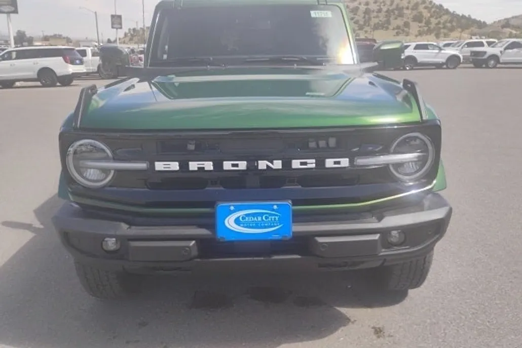 2025 Ford Bronco Outer Banks photo 1