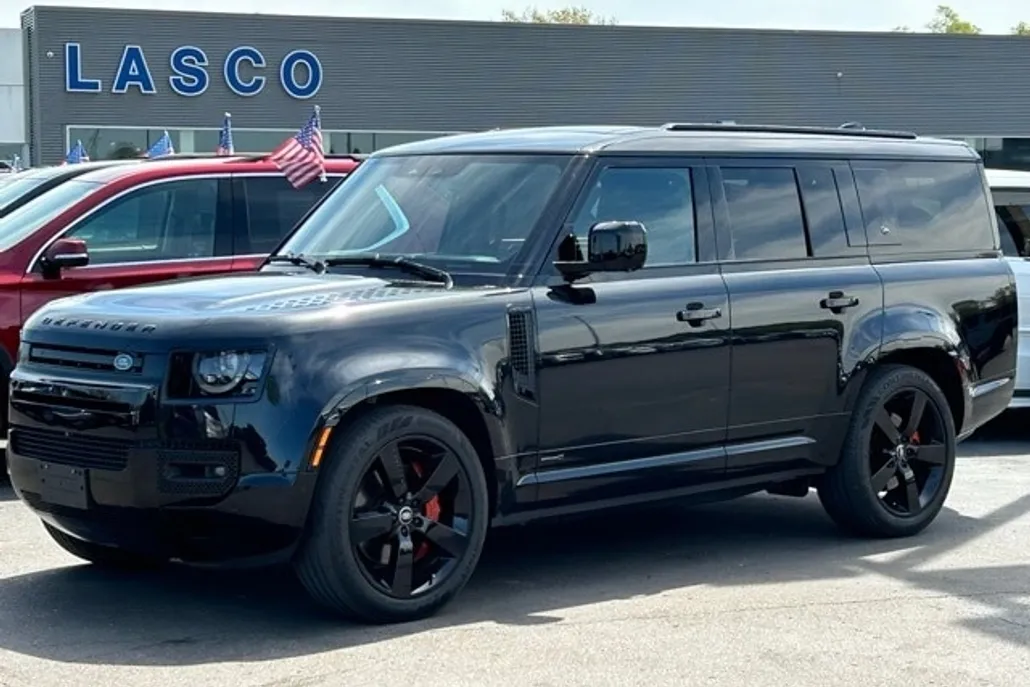 2023 Land Rover Defender X photo 1