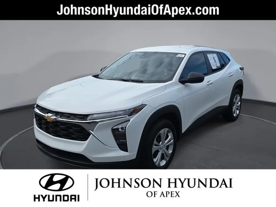 2024 Chevrolet Trax LS photo 1