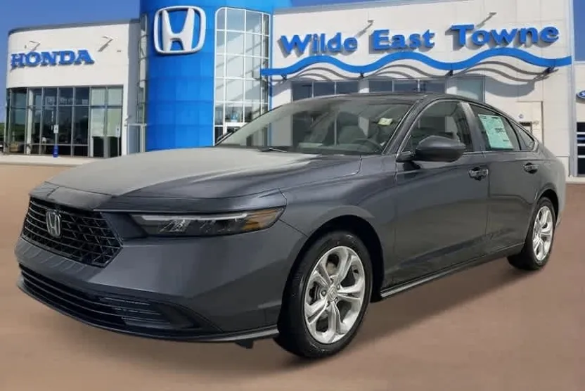 2025 Honda Accord LX photo 1
