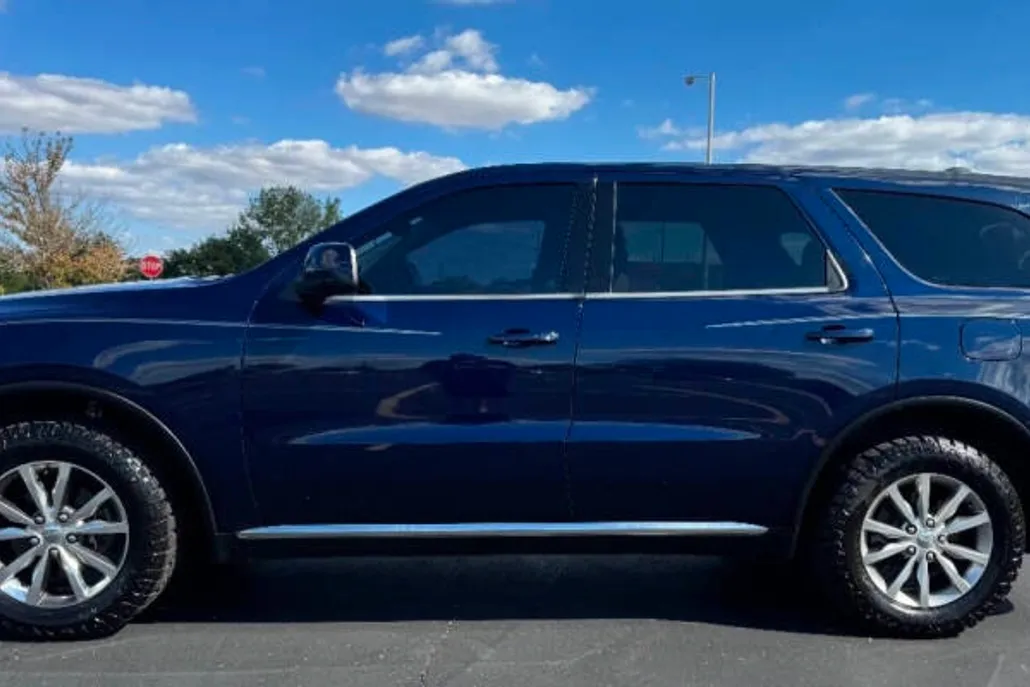 2017 Dodge Durango SXT photo 1