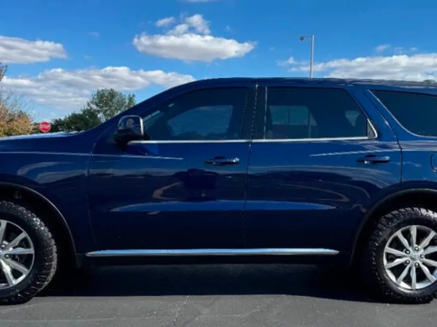 2017 Dodge Durango SXT photo 1