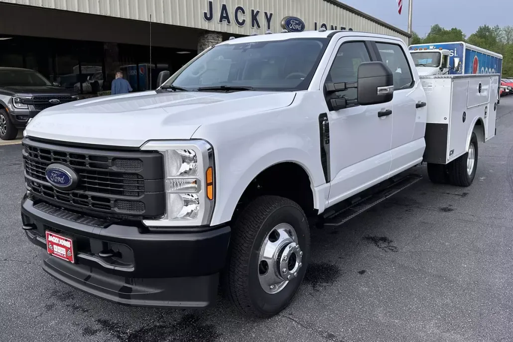 2025 Ford F-350 XL photo 1